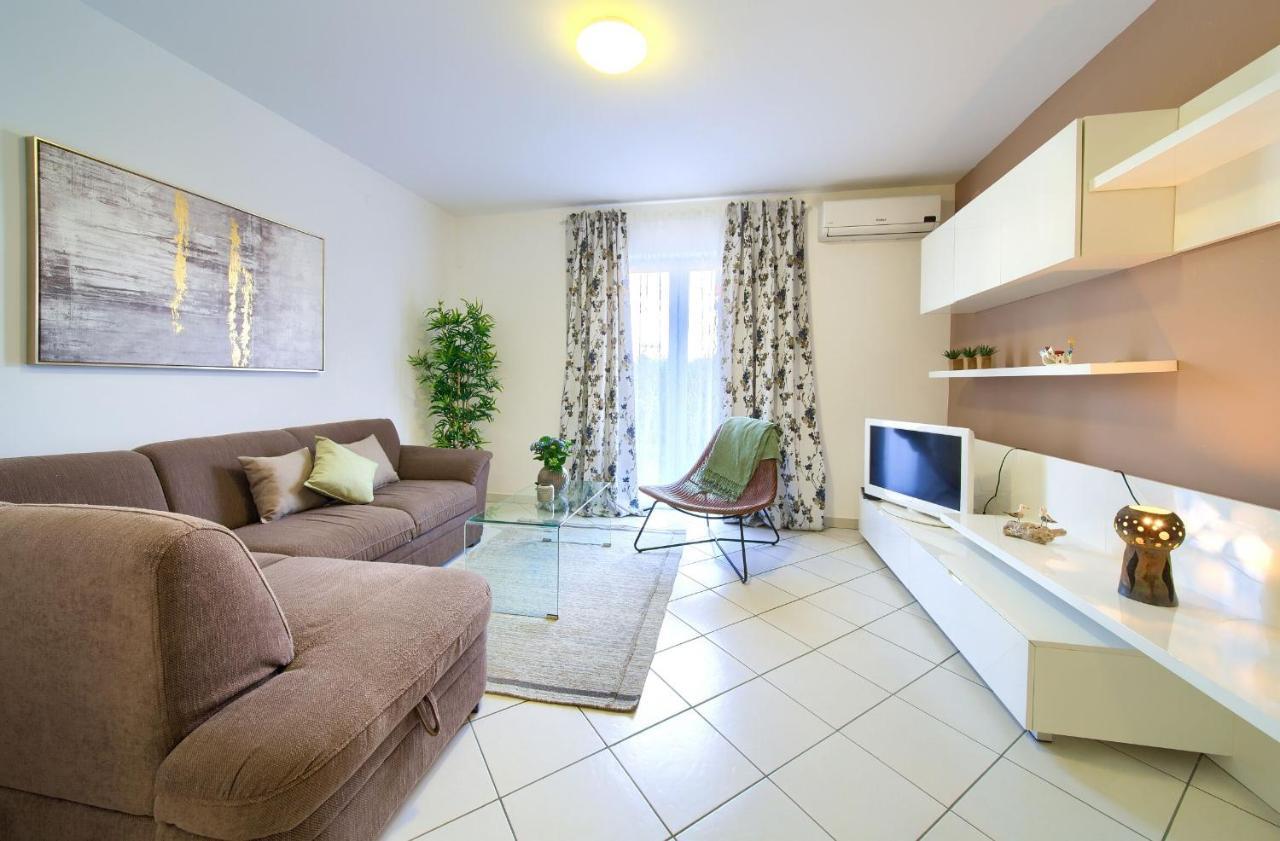 Apartments Aster Malinska Exterior photo