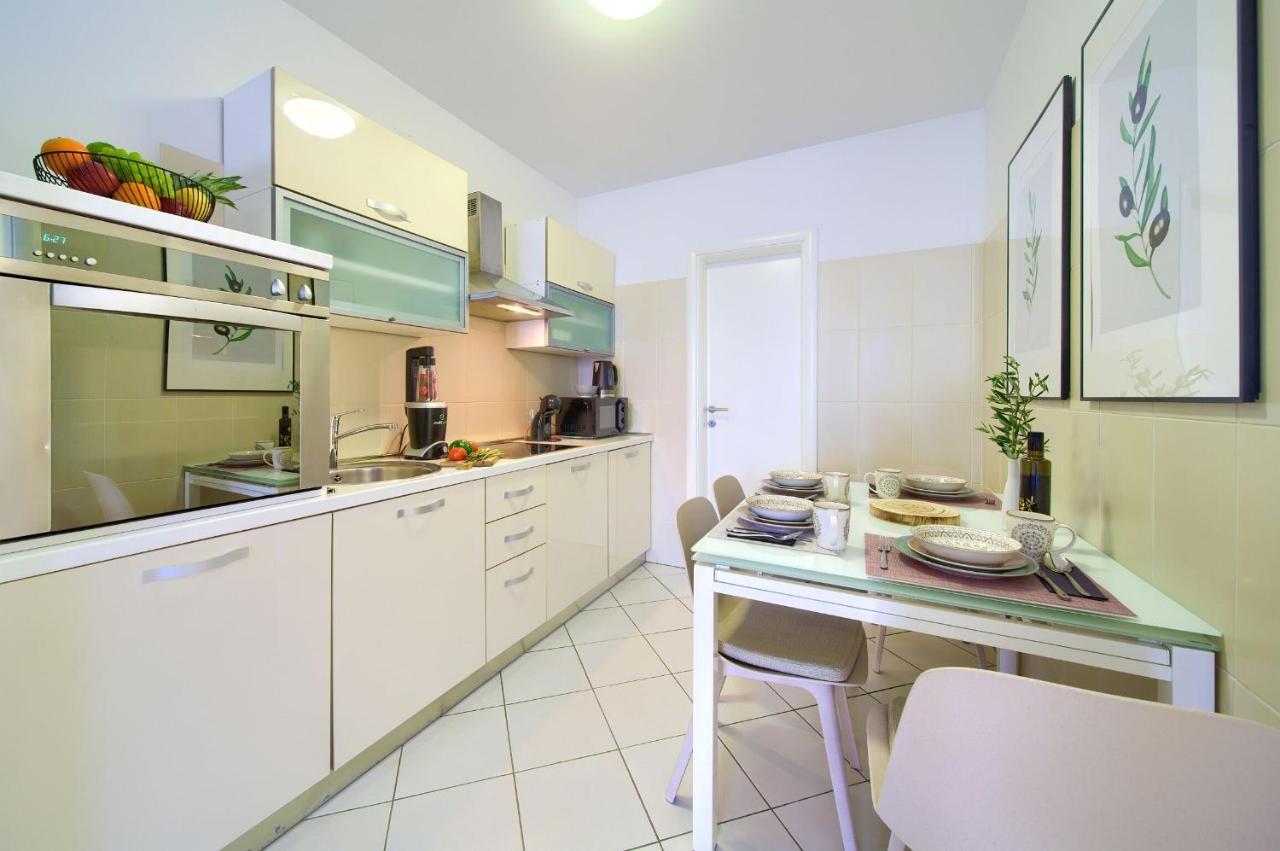 Apartments Aster Malinska Exterior photo